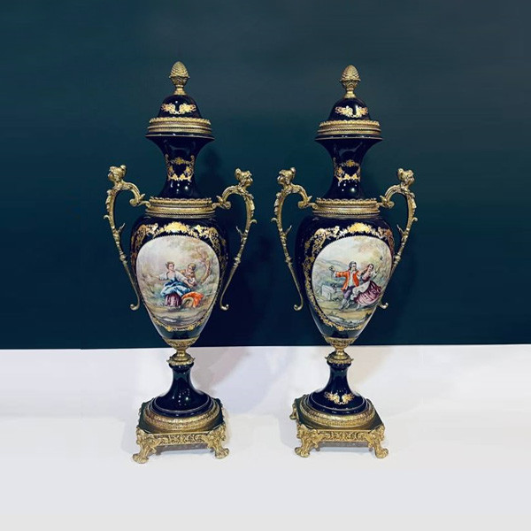 2 Antique Chinese Porcelain Vases, Blue Black Colored with Bronze Handles & Squared Base, Presenting in White Background a Happy Couple in Countryside