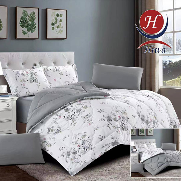 Hiwa Set of Double Face Duvet Cover (Super Double Sized) & 4 Pillow Cases in many Colors & Designs